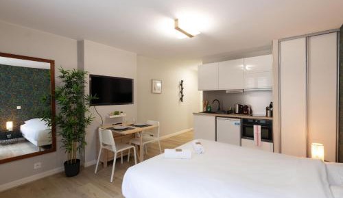 Studio Apartment
