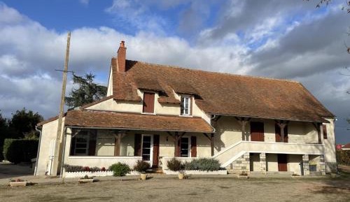 Holiday Home (9 Adults)