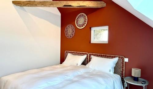 Deluxe Double Room (2 Adults + 1 Child)
