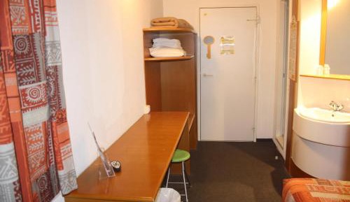 Family Room (2 Adults + 2 Children)