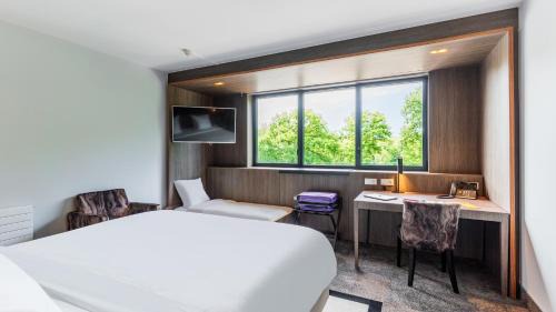 Executive Queen Room