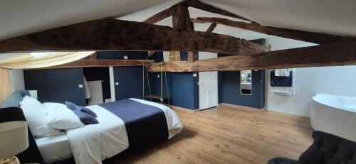 Deluxe Double Room with Bath