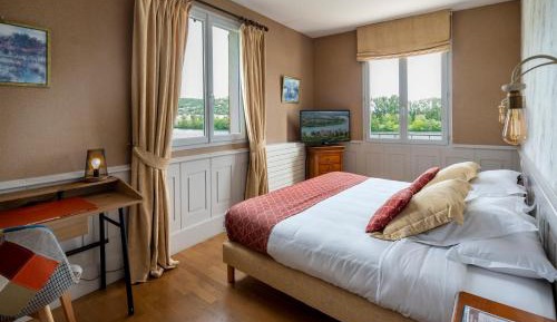Suite with view