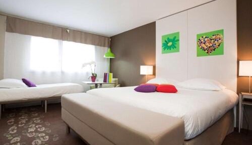 Standard Room with One Double Bed and One Single Bed
