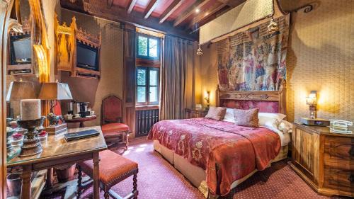 Queen Room with Garden View