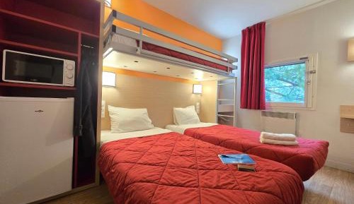 Triple Room with Shared Bathroom