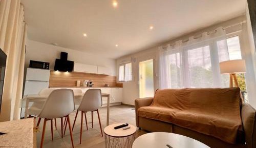 One-Bedroom Apartment with Terrace