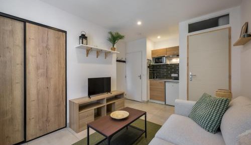 Studio Apartment
