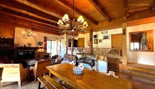 Chalet (14 Adults)