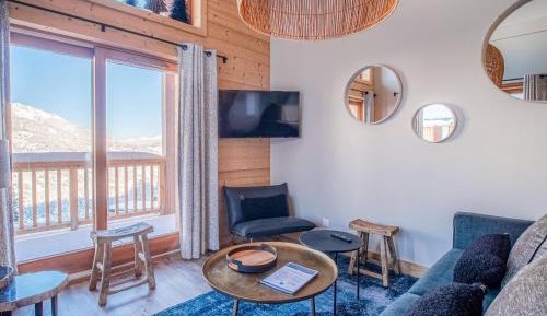 Chalet (8 Adults)