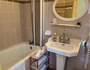 Twin Room with Private Bathroom