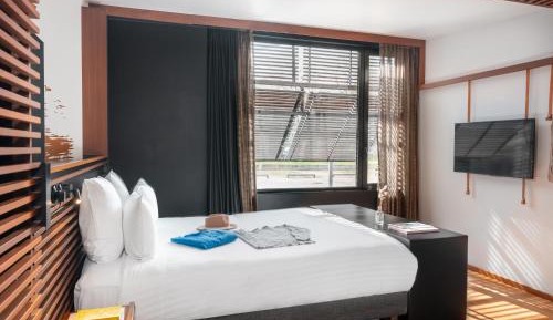 Horizon Suite - with Dock View