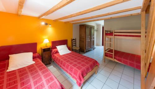 6-Bed Mixed Dormitory Room