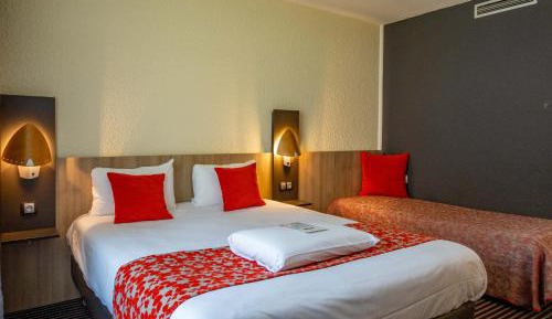 Superior Triple Room with 1 Double and 1 Single Bed
