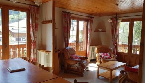 Chalet (12 Adults)