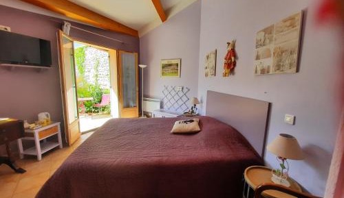 Deluxe Double Room with Shower