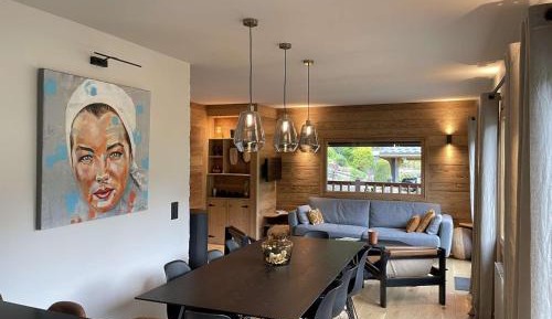 Chalet (10 Adults)