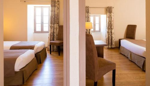 Family Room (5 People)