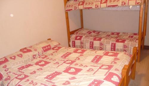 Economy Quadruple Room with Shared Bathroom