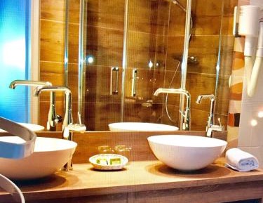 Suite with Spa Bath