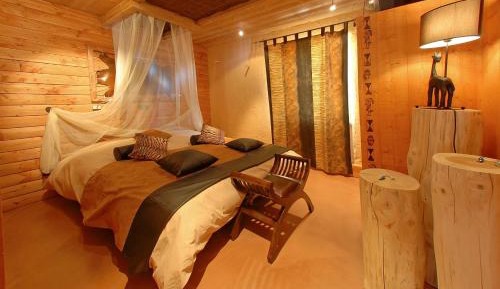 Deluxe Double Room (2 Adults + 1 Child)