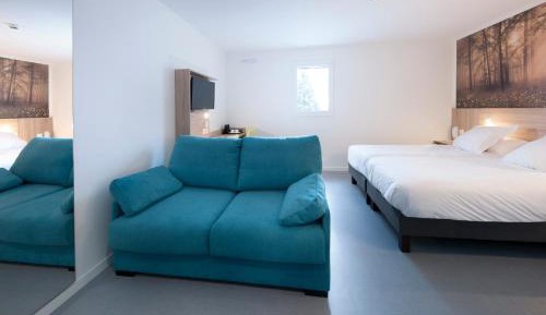 Family Superior Room with 2 simple beds and 1 double sofa bed 