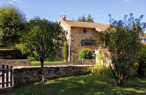 Saint-Poncy Cottage | Gite Saint-Poncy, 3 bedrooms, 6 persons