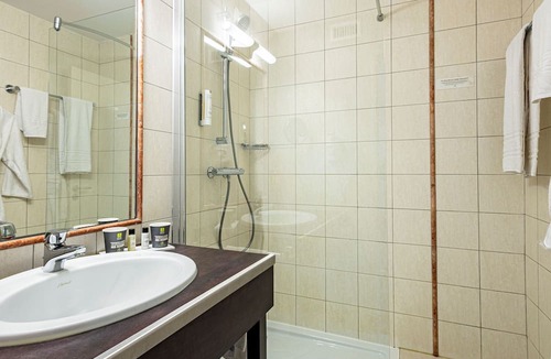 Semur-en-Auxois Hotel | Logis Hostellerie d’Aussois