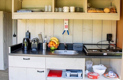 Ornans Ski Chalet | Luxe Sanitary XL 6 Pers. Villatent at 4-star campsite La Roche d'Ully