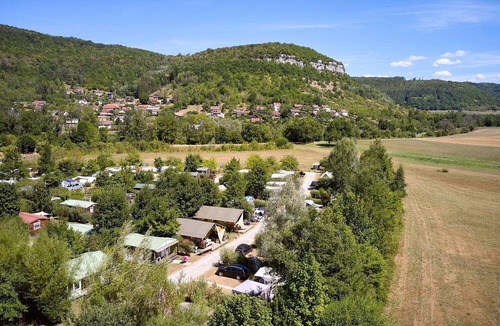 Ornans Ski Chalet | Luxe Sanitary XL 6 Pers. Villatent at 4-star campsite La Roche d'Ully