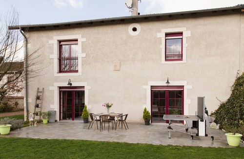 Tonnoy House | Au Caprice de L'Atre