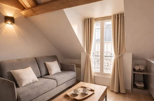 Marais Apartment | 1531 Bourgeois