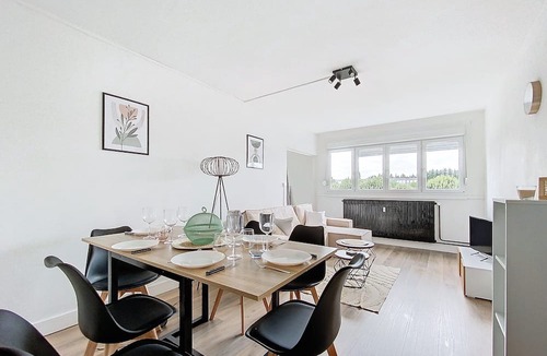 Contrexeville Apartment | Appartement Charmant Avec Balcon Proche des Thermes