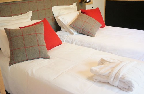 Foncine-le-Haut Ski Chalet | Cottage Cosy, Nature, Quiet, Between Lakes and Jura Mountains