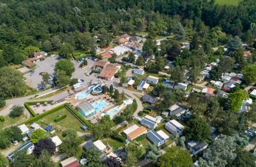 Vernioz House | Camping 4 étoiles - Piscine - efadcg