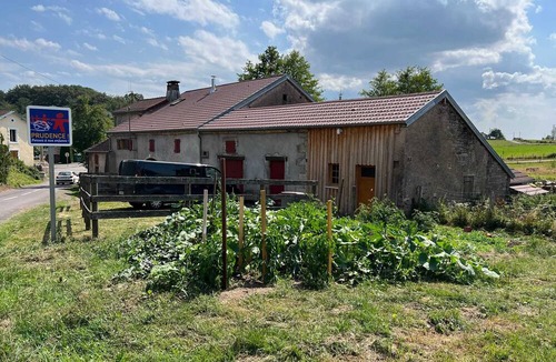 Pays des Vosges Saonoises House | Homerez - Welcoming House in Belmont with Garden View