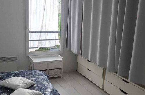 Vitry-sur-Seine Apartment | Duplex Plein Pieds Avec Jardin et Terrasse au Pied du Tramway à 10 min de Paris