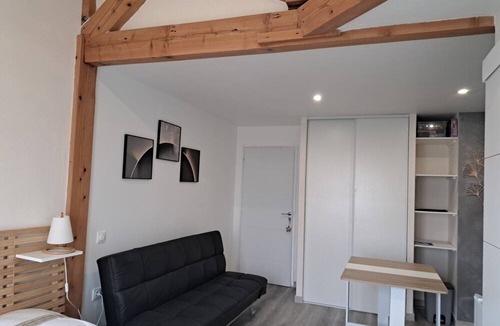 Pouilly-les-Nonains Bed & Breakfast | GINGKO room with kitchen, bathroom, WC and exterior