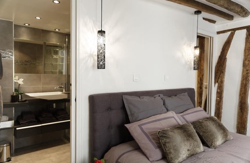 Quartier de la Place-Vendome Apartment | Ecrin à Bijoux - Central and Charming apartment with A/C in historical property