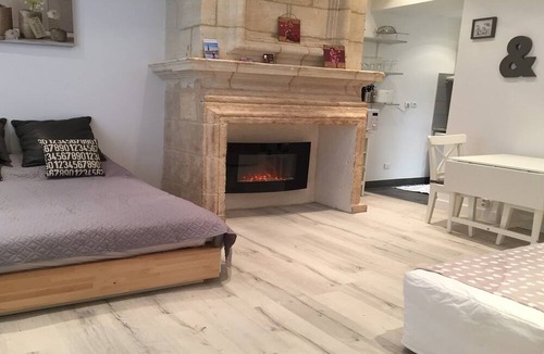 Hotel de Ville - Quinconces Apartment | Charming Apartment/Rue Des Faussets/St Pierre * (2nd floor)