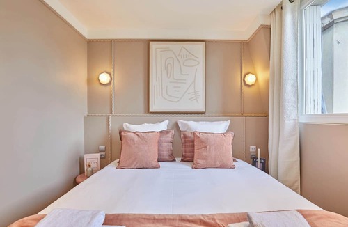 Arsenal Apartment | Suite with terrace & AC Paris Heart of the Marais
