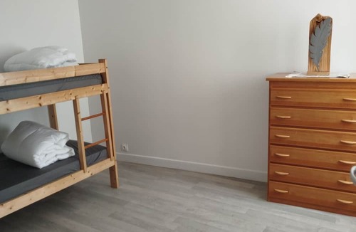 Irancy House | Renovated apartment in quiet wine-growing village. 15min from Auxerre.