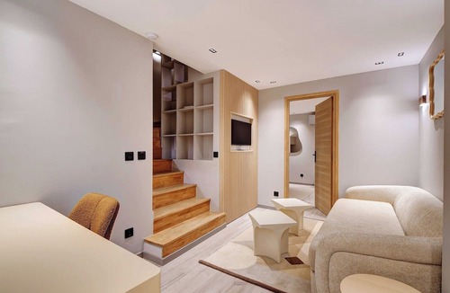 Quartier du Mail Apartment | Refined Parisian flat with Designer Finishes – Rue Montorgueil Elegance