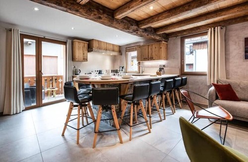 Longefoy Ski Chalet | Chalet, 10m from shops, sauna, fireplace or stove, parking, 169m², Montalbert