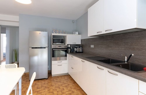 Saint-Etienne-de-Saint-Geoirs Apartment | T3 Apartment near Alpes Isère Airport with Balcony
