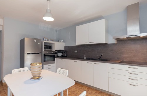 Saint-Etienne-de-Saint-Geoirs Apartment | T3 Apartment near Alpes Isère Airport with Balcony