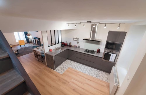 Tournus House | TOURNUS TOWNHOUSE with COVERED PATIO- BICYCLE HOME