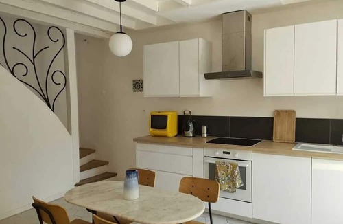 Quartier Centre Ville House | Homerez - Cozy house with garden in Massy