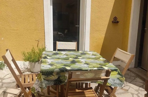 Quartier Centre Ville House | Homerez - Cozy house with garden in Massy