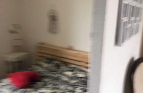 Saint-Germain-des-Fosses Apartment | Quiet studio overlooking the garden. Pets at no extra charge